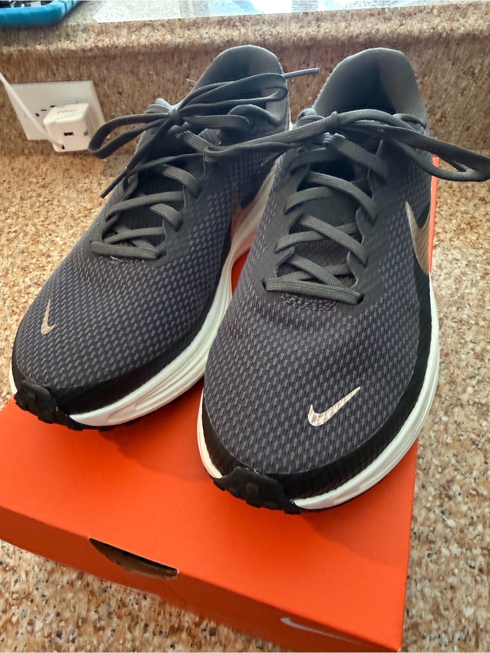 Nike Revolution 8 Women’s Gray Athletic Running Shoes like new!